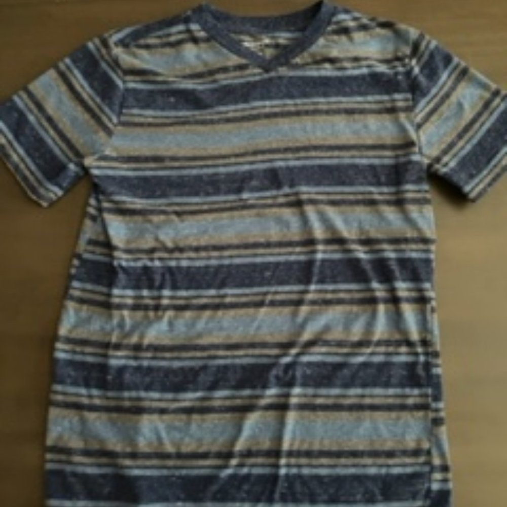 Arizona Jeans Short-Sleeve T-Shirt. Boys Youth Size XL (18/20).